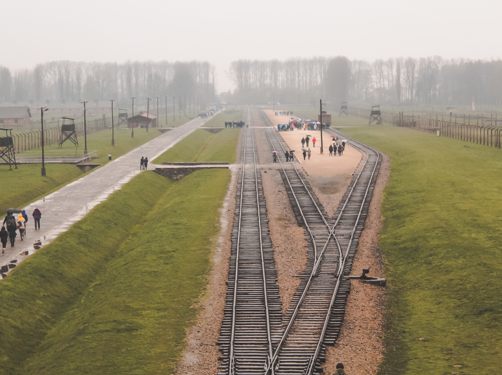 Vías de los trenes que llegadan a Birkenau